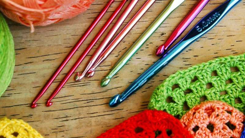 Nappes, napperons et accessoires au crochet