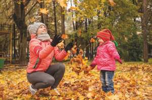 jeux forêt femme enfant